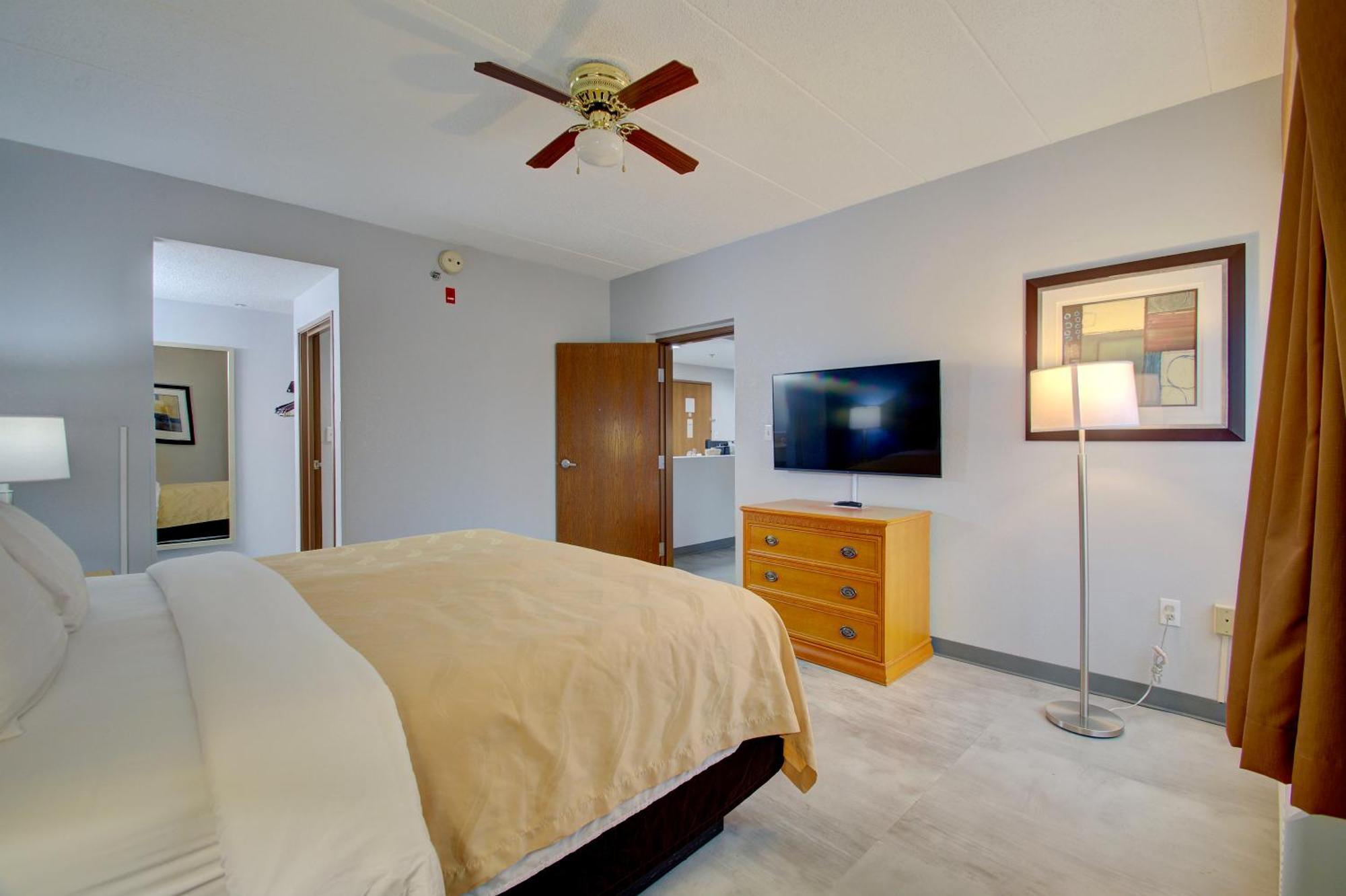 Quality Inn & Suites Cvg Airport Erlanger Exteriér fotografie